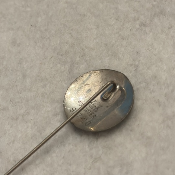 Kirk etched pewter flower stick pin 917-10 - Picture 4 of 4